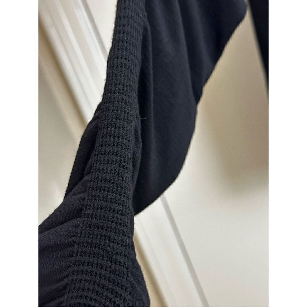 Fabletics black mock turtleneck ruching at shoulders and sleeves Size M - Picture 5 of 6